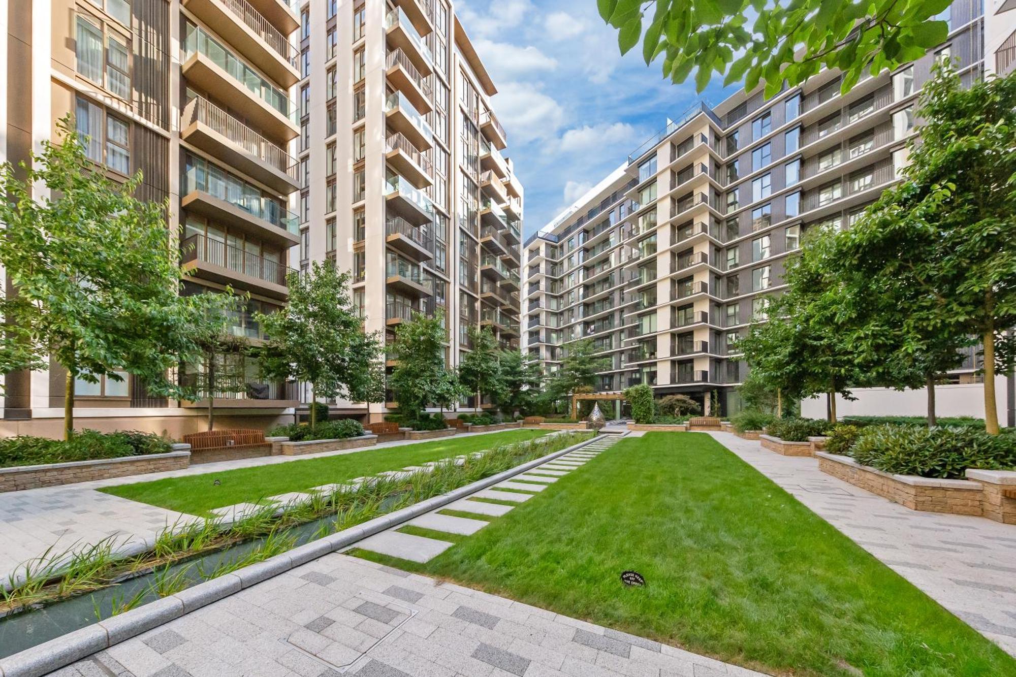 Luxury Sky Scraper Building Modern 2 Bedroom Next To Westfield Shopping Mall London! Apartment *
