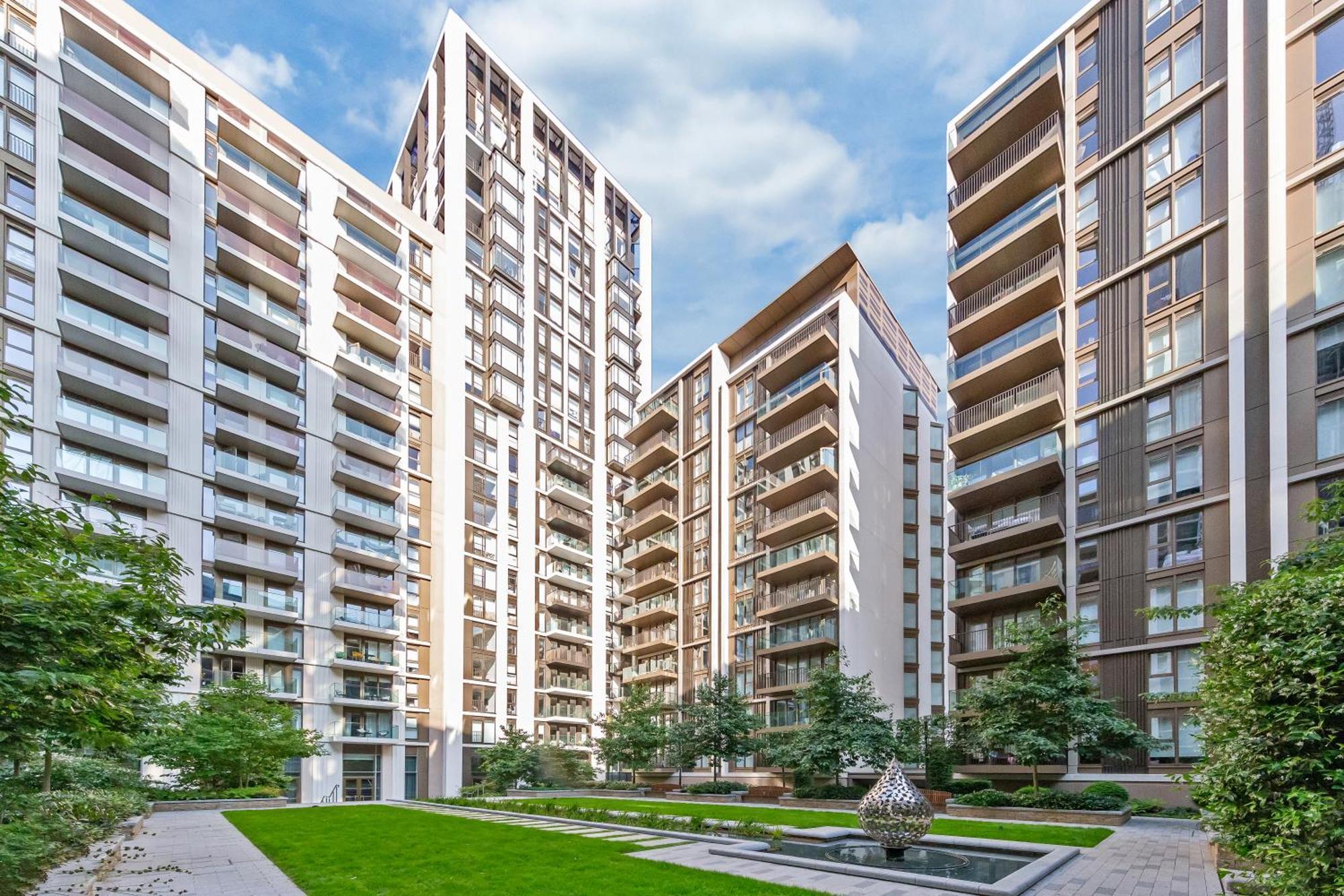 Luxury Sky Scraper Building Modern 2 Bedroom Next To Westfield Shopping Mall London! * London