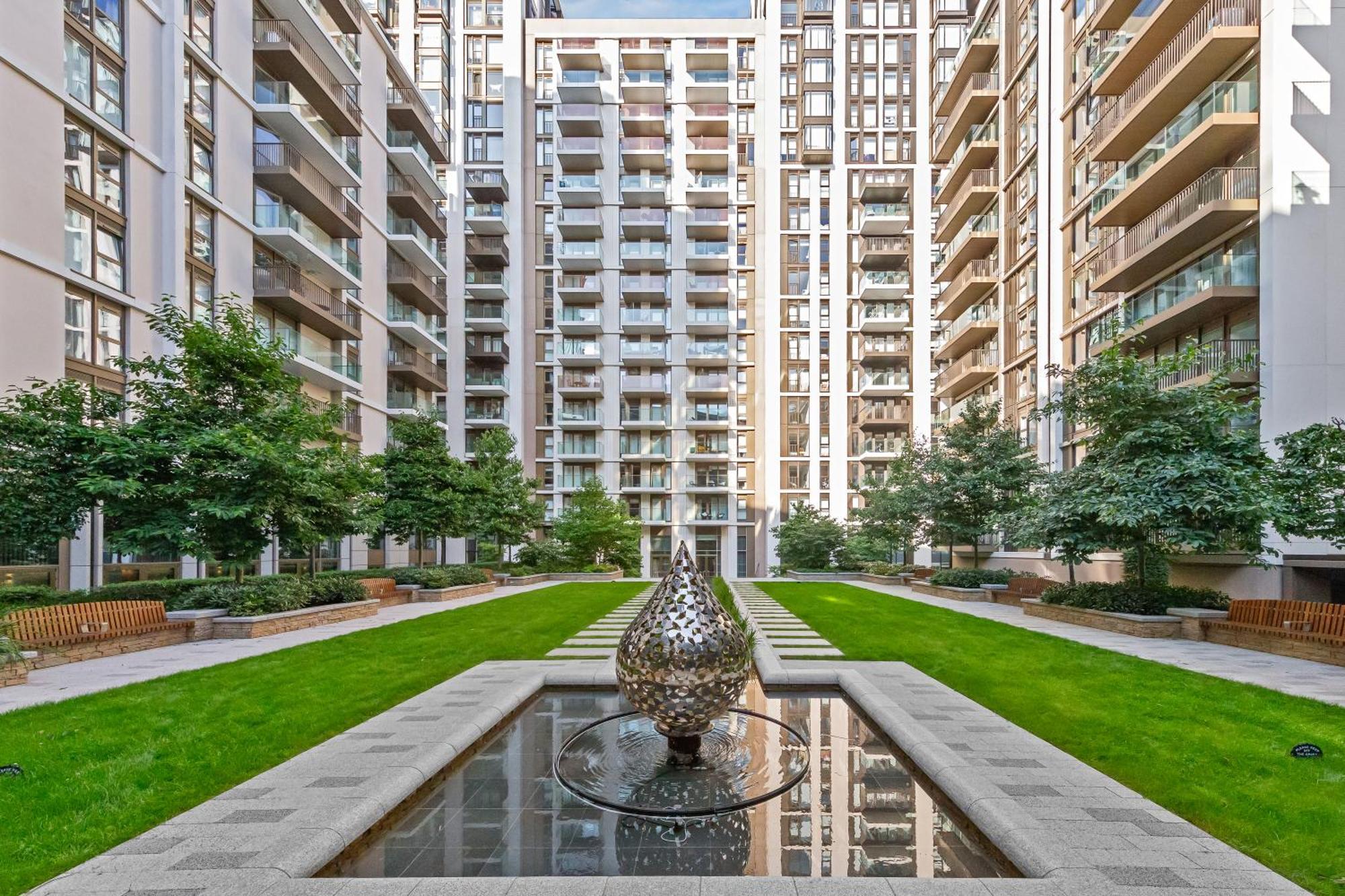 Luxury Sky Scraper Building Modern 2 Bedroom Next To Westfield Shopping Mall London!
