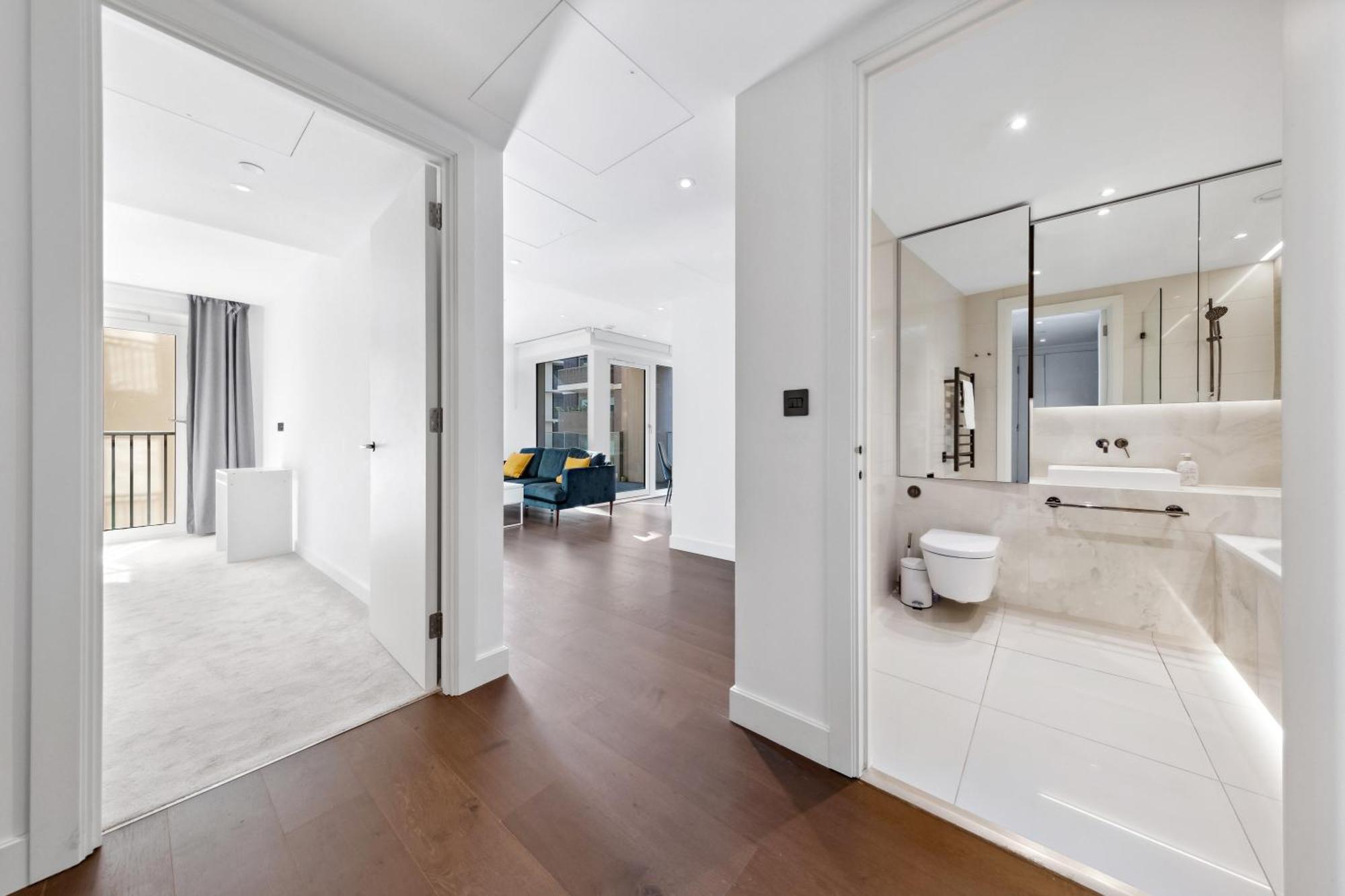 Luxury Sky Scraper Building Modern 2 Bedroom Next To Westfield Shopping Mall London! * London