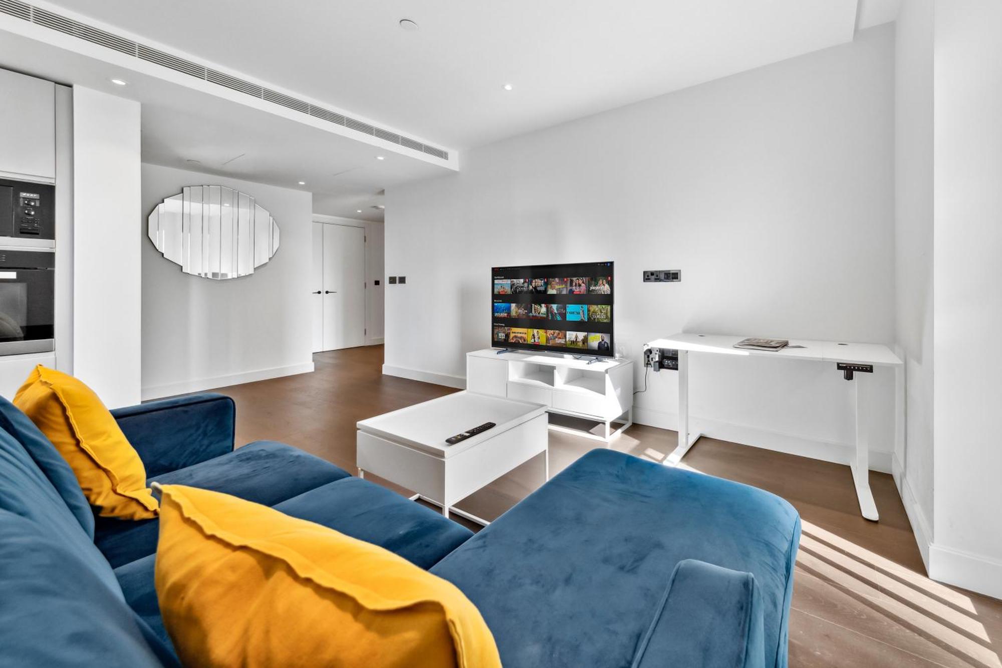 Luxury Sky Scraper Building Modern 2 Bedroom Next To Westfield Shopping Mall London! Apartment *
