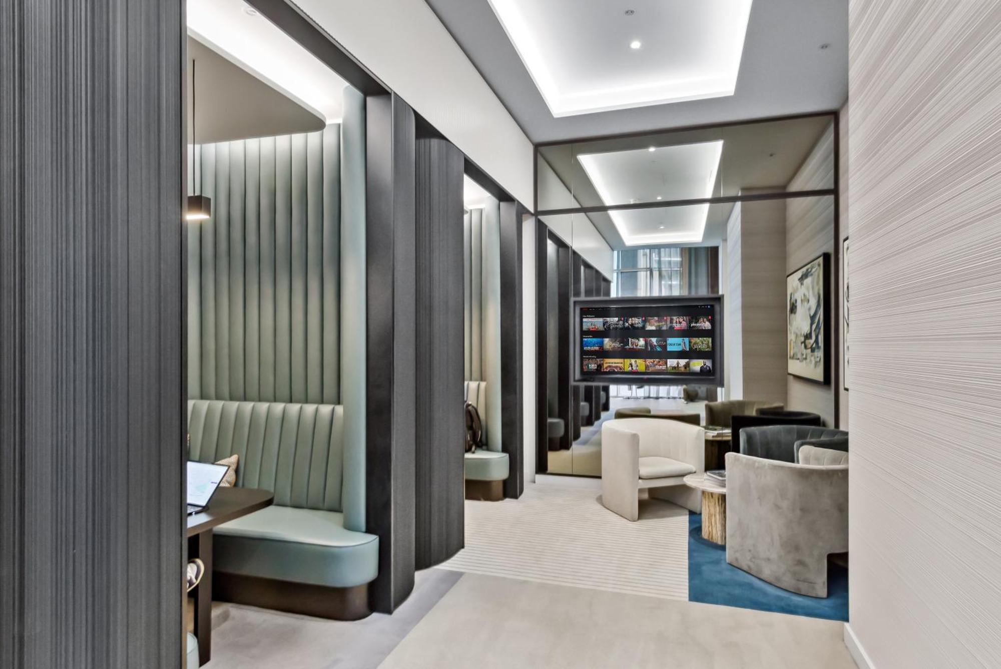 Apartment Luxury Sky Scraper Building Modern 2 Bedroom Next To Westfield Shopping Mall London! *