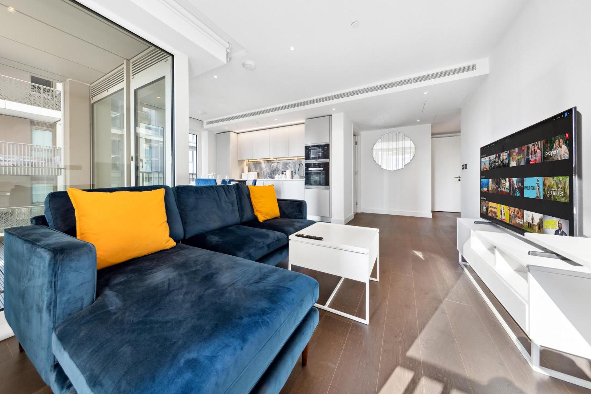 Luxury Sky Scraper Building Modern 2 Bedroom Next To Westfield Shopping Mall London! Apartment London